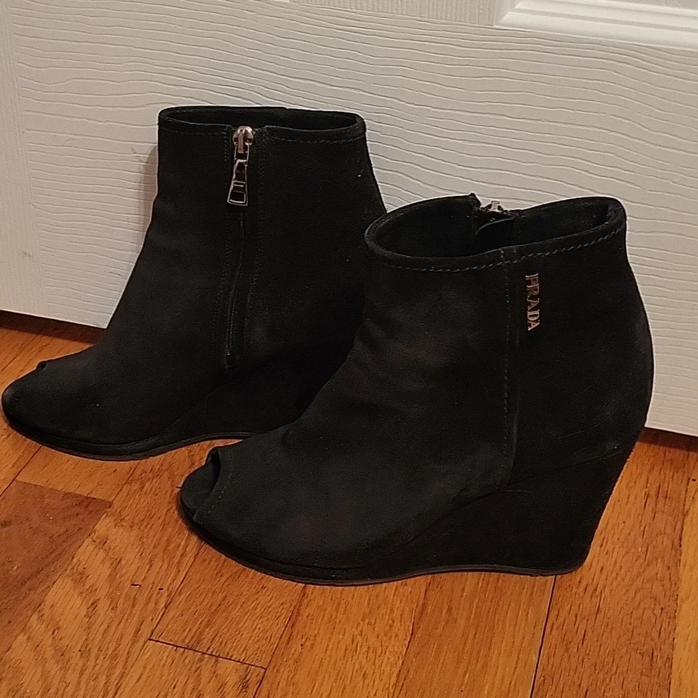 PRADA - Picture 3 of 9